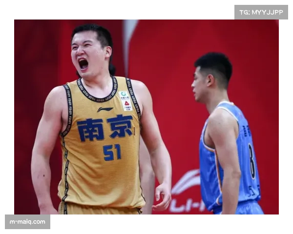 威尔逊中投命中，吉林队次节43-58落后深圳队